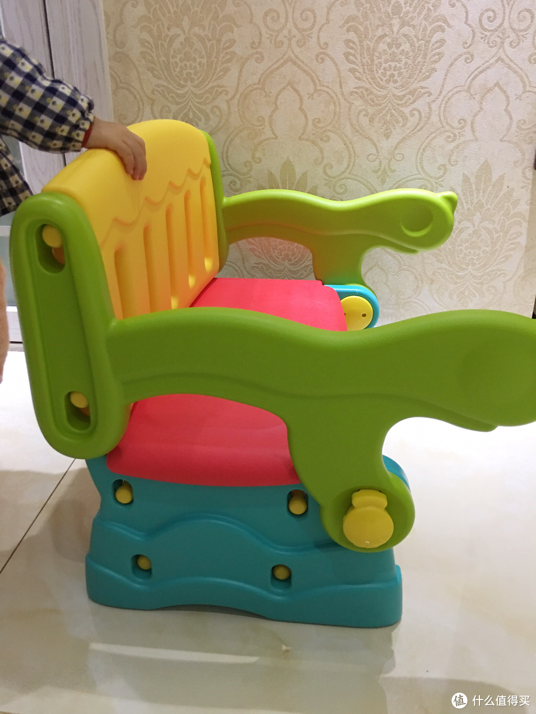 学玩兼备 宝宝的第一套桌椅 费雪学习游戏桌椅组合