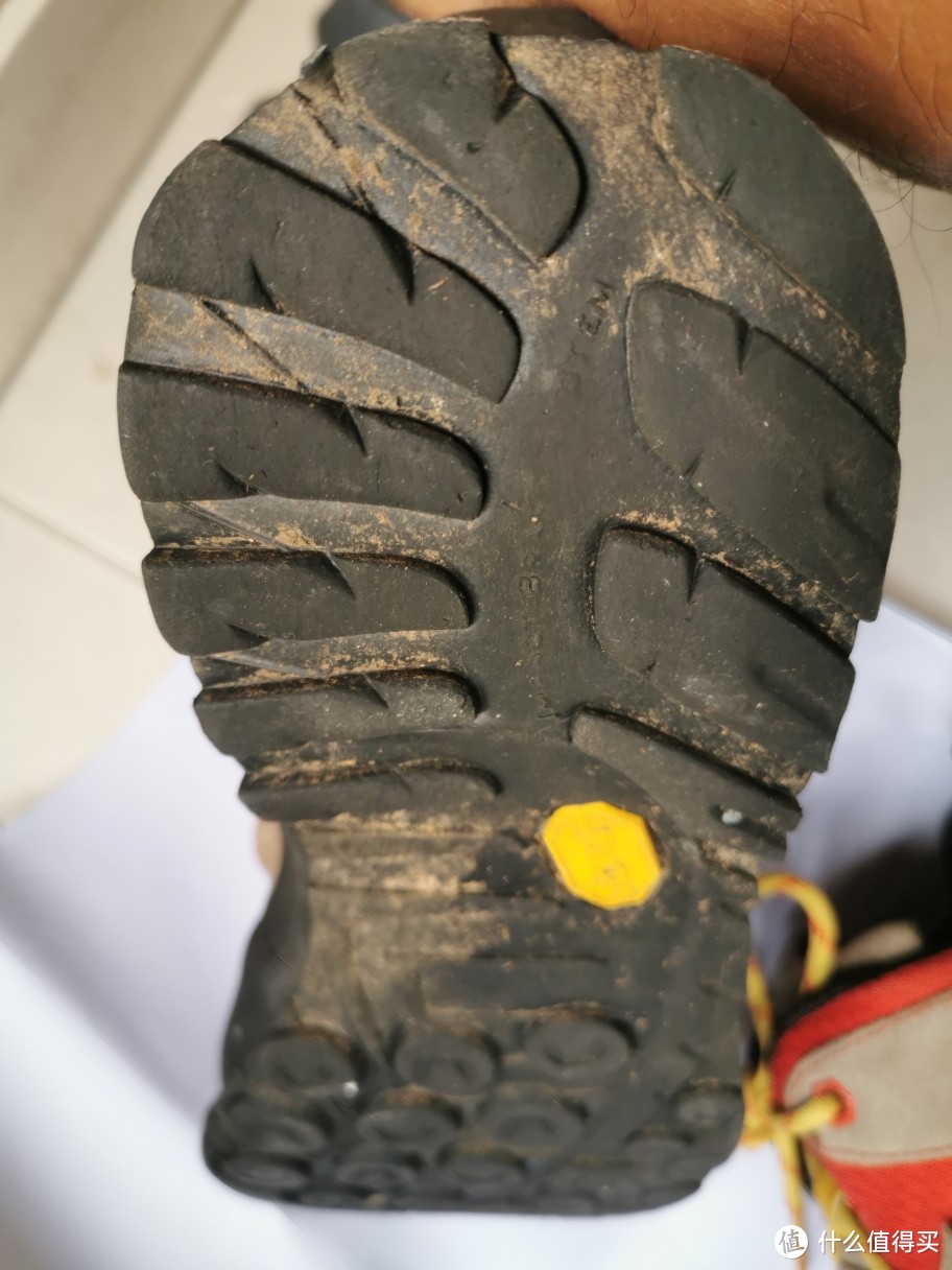 la sportiva 轻量减震防水透气登山鞋 巨石 测评