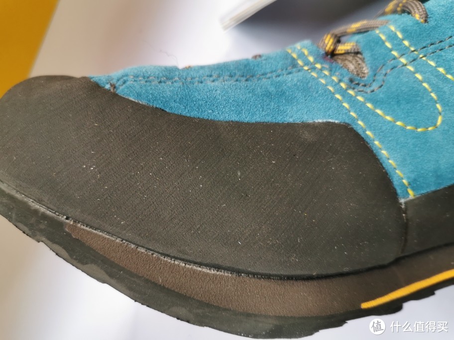 la sportiva 轻量减震防水透气登山鞋 巨石 测评