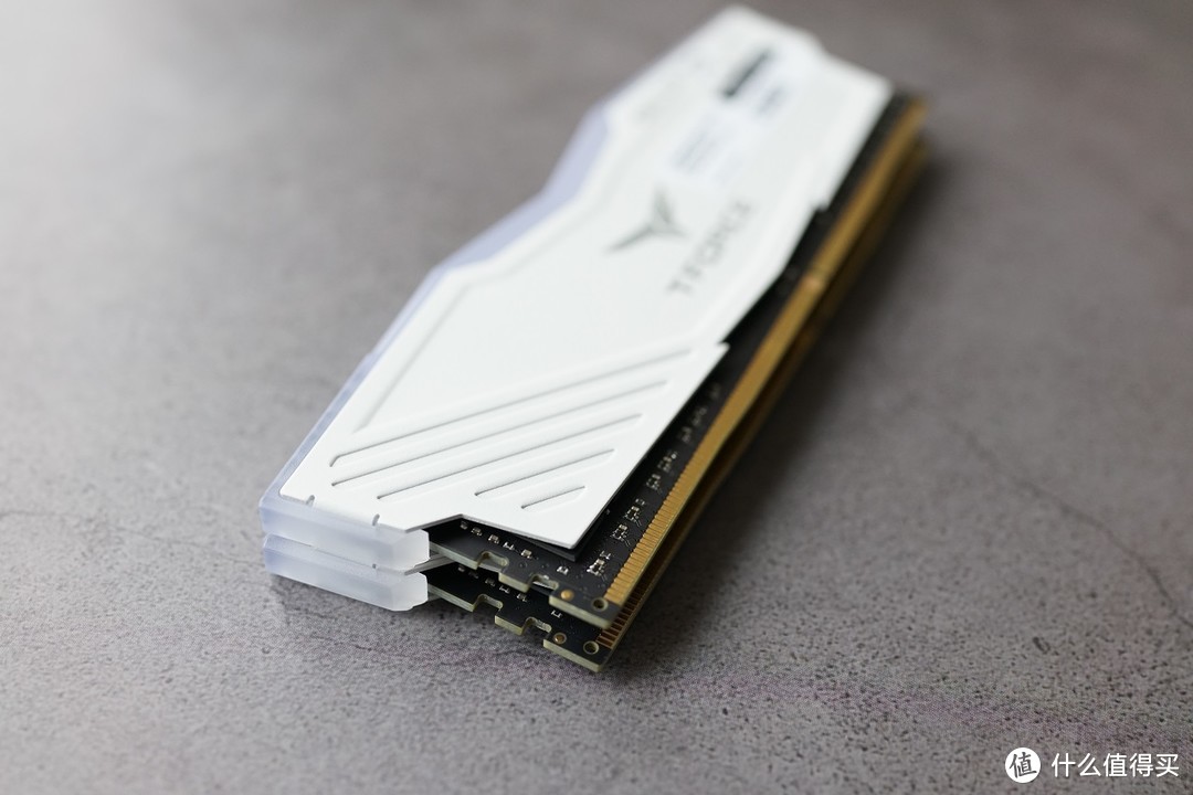 中看又中用——十铨DELTA RGB DDR4 3200套条体验分享