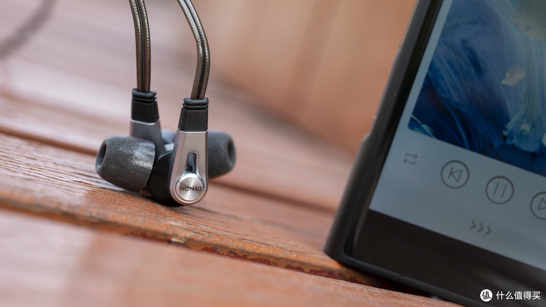 新影音在试听天龙c820所搭配的播放器分别是来自国产的安卓新锐山灵m6