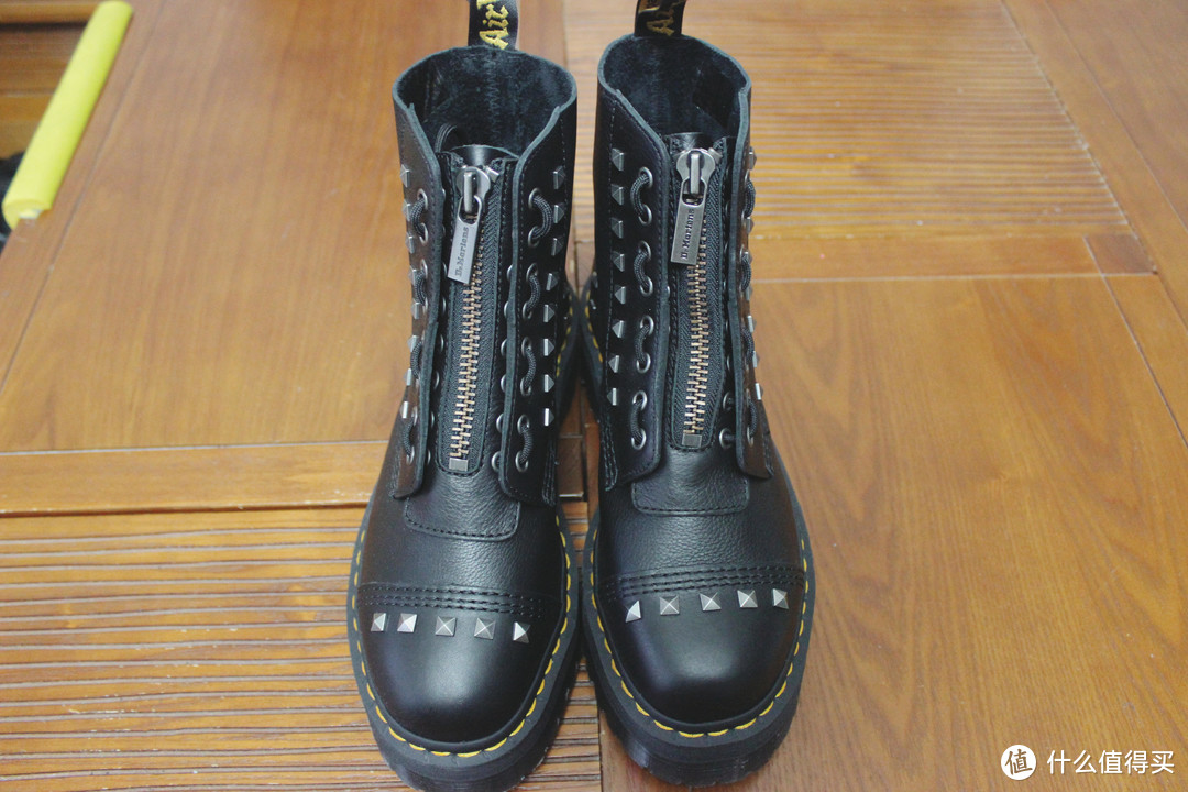 女鞋男穿丨双十一入手Dr.Martens X ASOS 联名版开箱真人秀