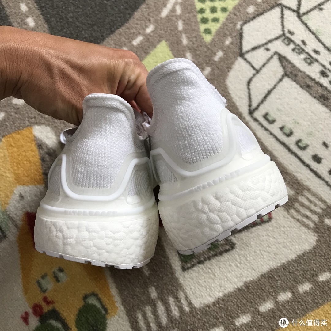 重型坦克！Adidas UltraBoost 19休闲鞋