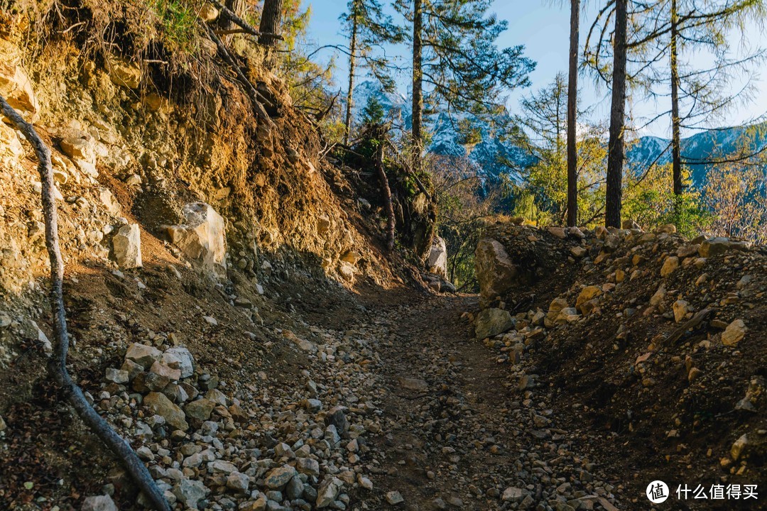 赏雪山秋日胜景—昌坝海露营之旅～