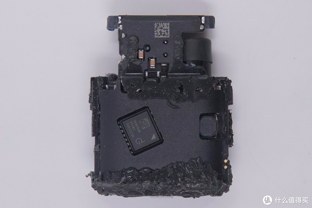 iPhone 11 Pro原装充电器拆解（欧规）