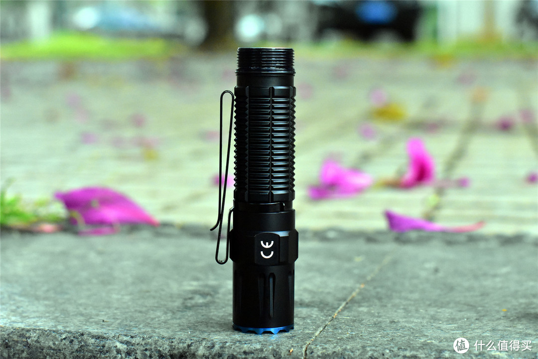 OLIGHT M2R  PRO磁吸直充21700小直手电开箱