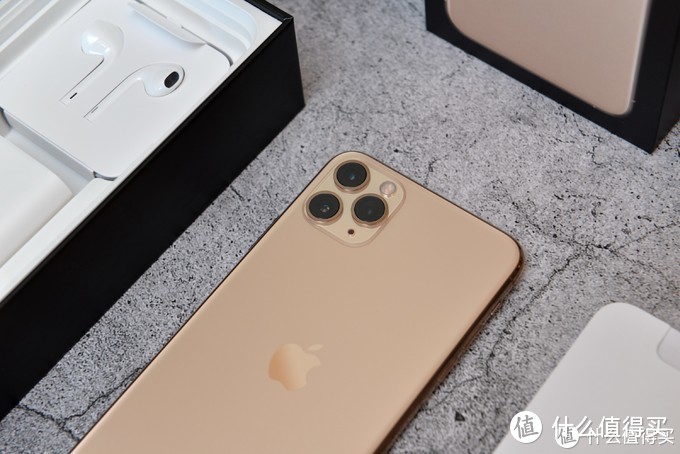 【评测合辑】正逢双11，iPhone 11系列是否值得入手？三位值友帮你评测