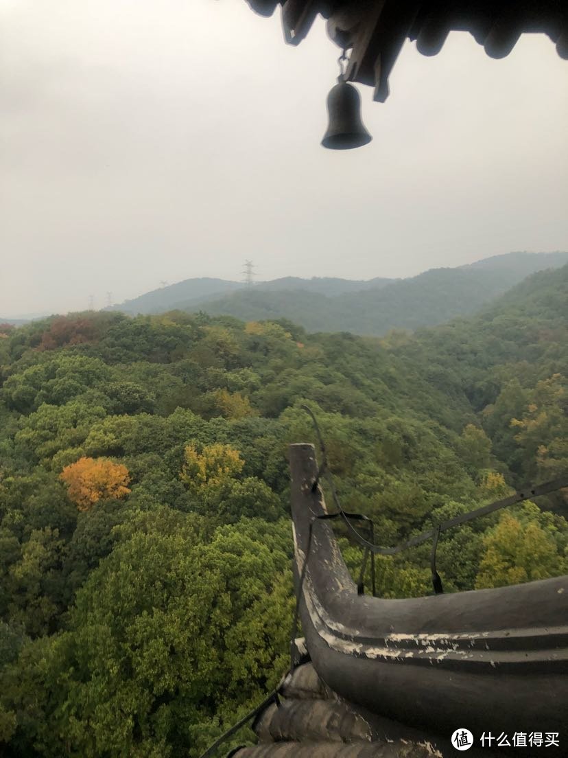 江南忆，最忆是杭州：10月底漂雨的日子游杭州六合塔公园