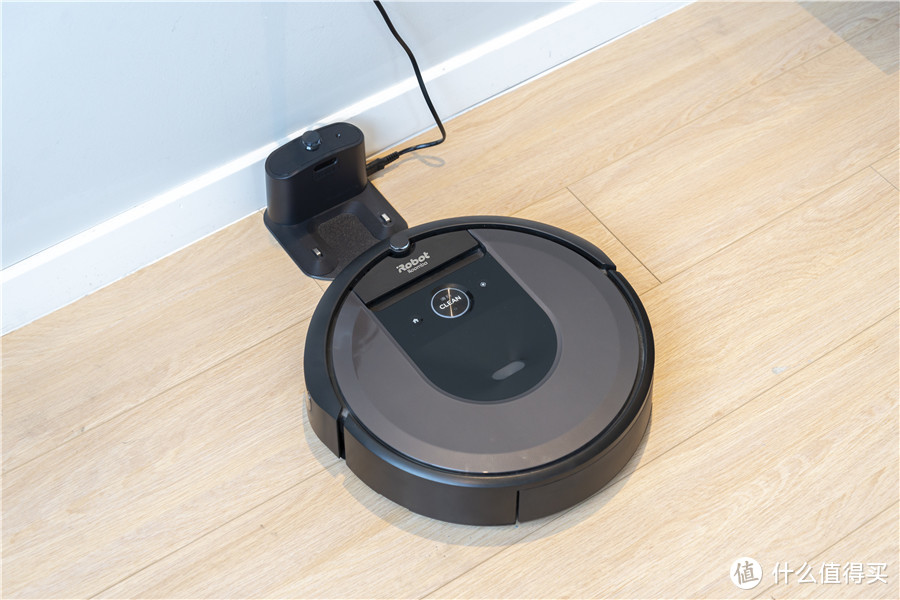 价格贵的扫地机值不值得买？iRobot Roomba i7、石头T6、科沃斯T5对比横评