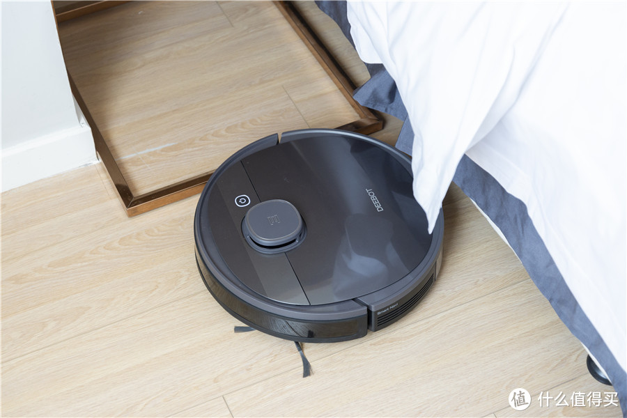 价格贵的扫地机值不值得买？iRobot Roomba i7、石头T6、科沃斯T5对比横评