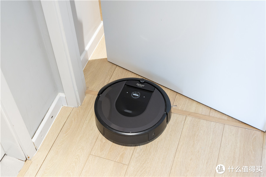 价格贵的扫地机值不值得买？iRobot Roomba i7、石头T6、科沃斯T5对比横评