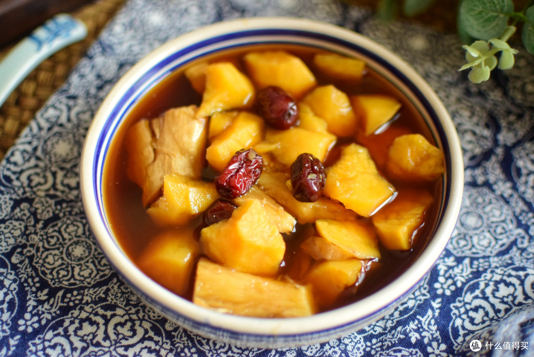 女性手脚冰凉要常喝这水告别姨妈期肚子痛每周喝2次不嫌多