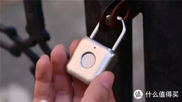 小米这款挂锁让人们扔掉钥匙，告别钥匙密码指纹一触即开