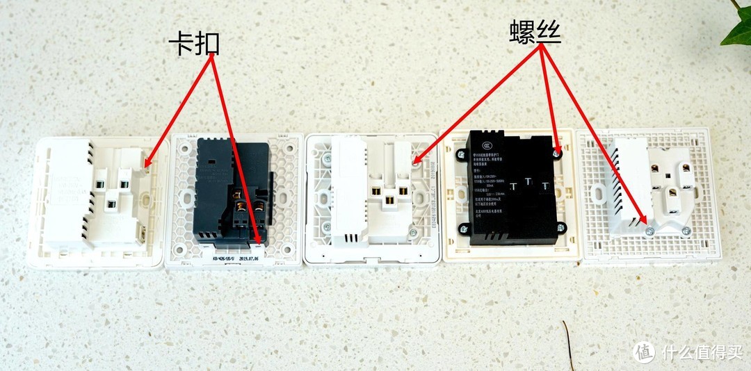 USB五孔墙壁插座到底是鸡肋还是神器？西门子、罗格朗、施耐德、ABB和西蒙大比拼