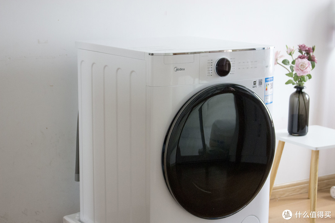 一台洗衣机还能好用上天？美的全自动直驱滚筒洗衣机使用分享
