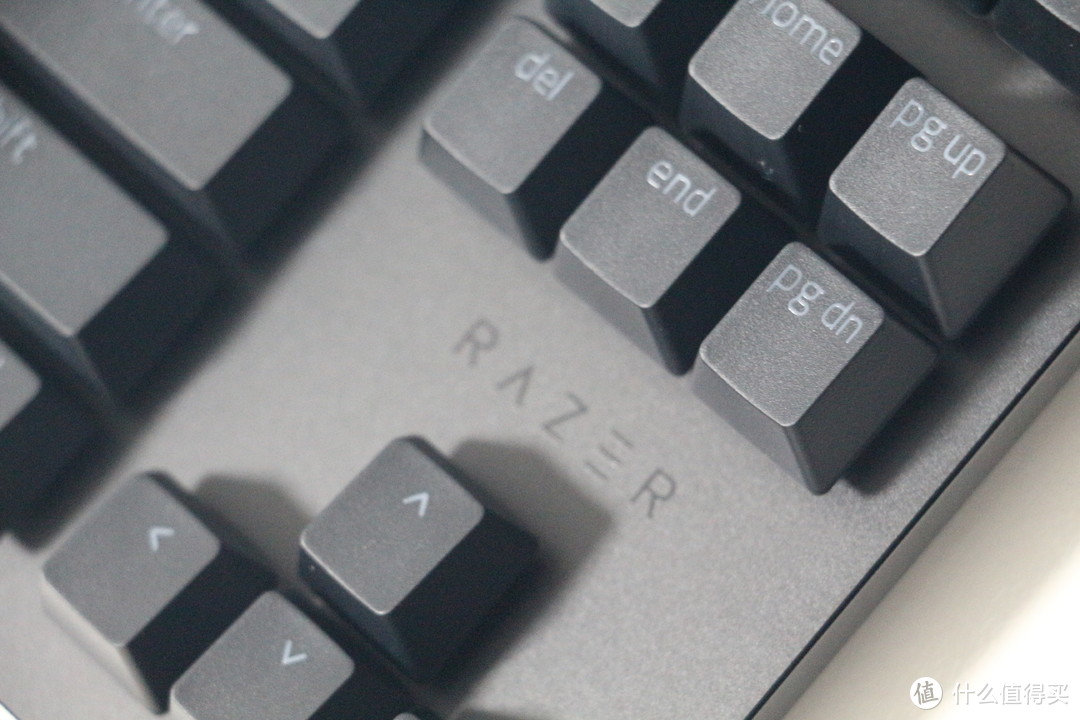Razer猎魂光蛛竞技版机械键盘开箱评测
