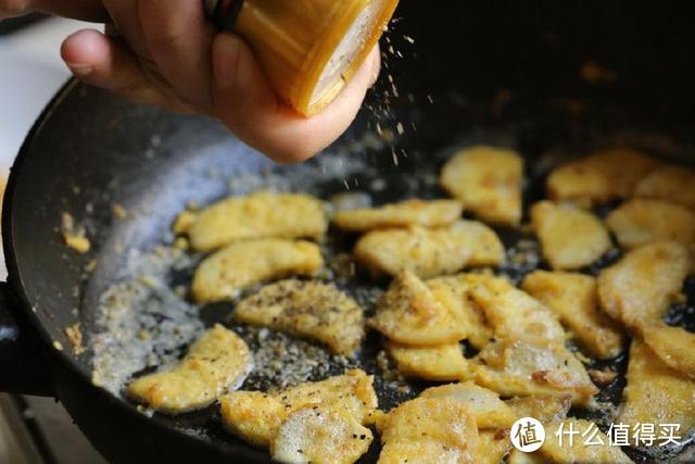 杏鲍菇的这种做法你可能没试过，外酥里嫩，吃起来比肉都香