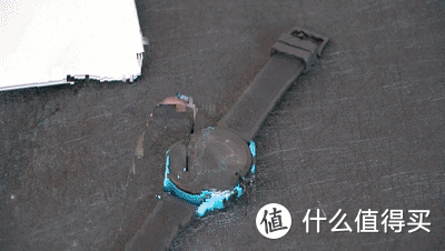 承经典，阿玛尼第五代智能触屏腕表正式发布，颜值在线功能强劲