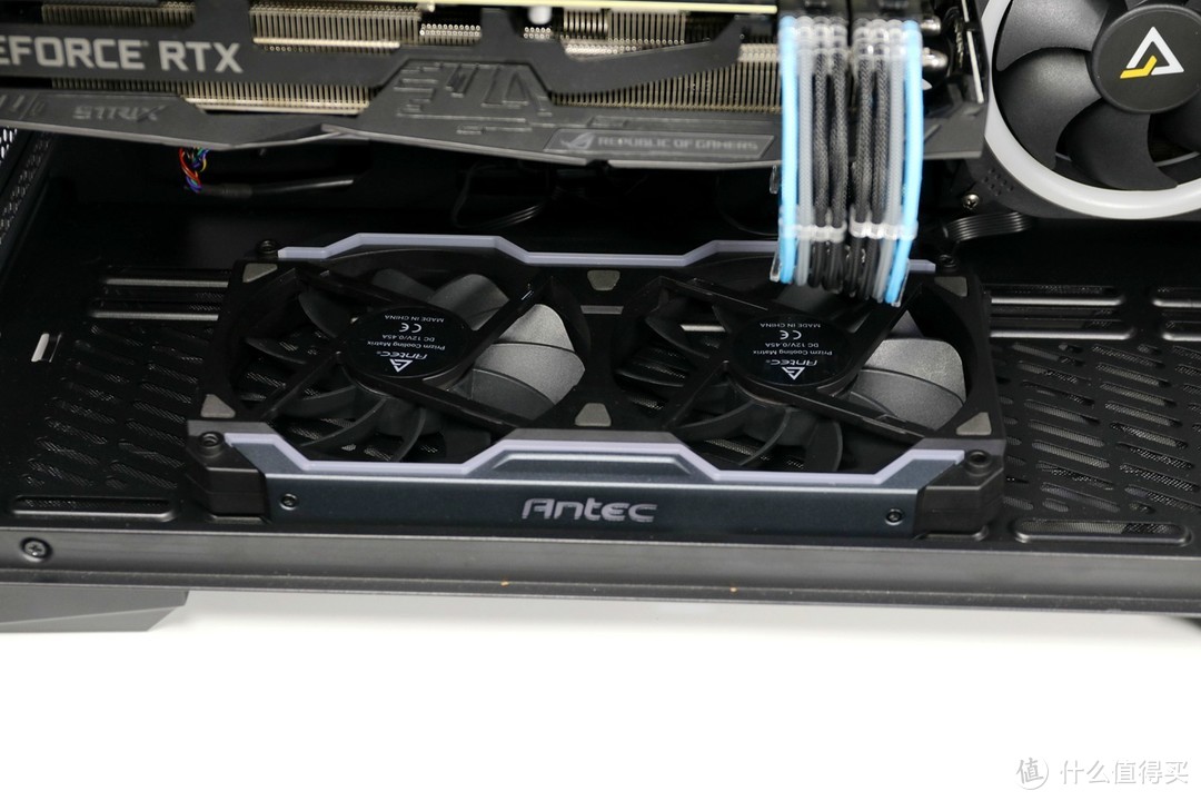 PC聊件室篇二：不同风格的装机都能驾驭のAntec 冰钻