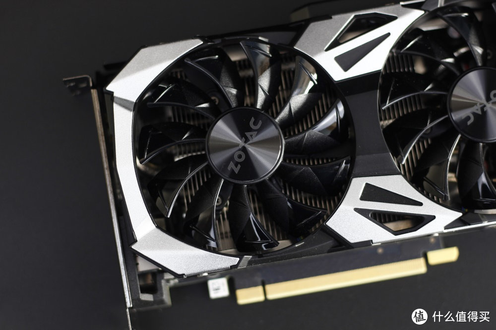 「擺评」酷冷机箱电源水冷全套+索泰的2080ti+十铨内存能战几年？