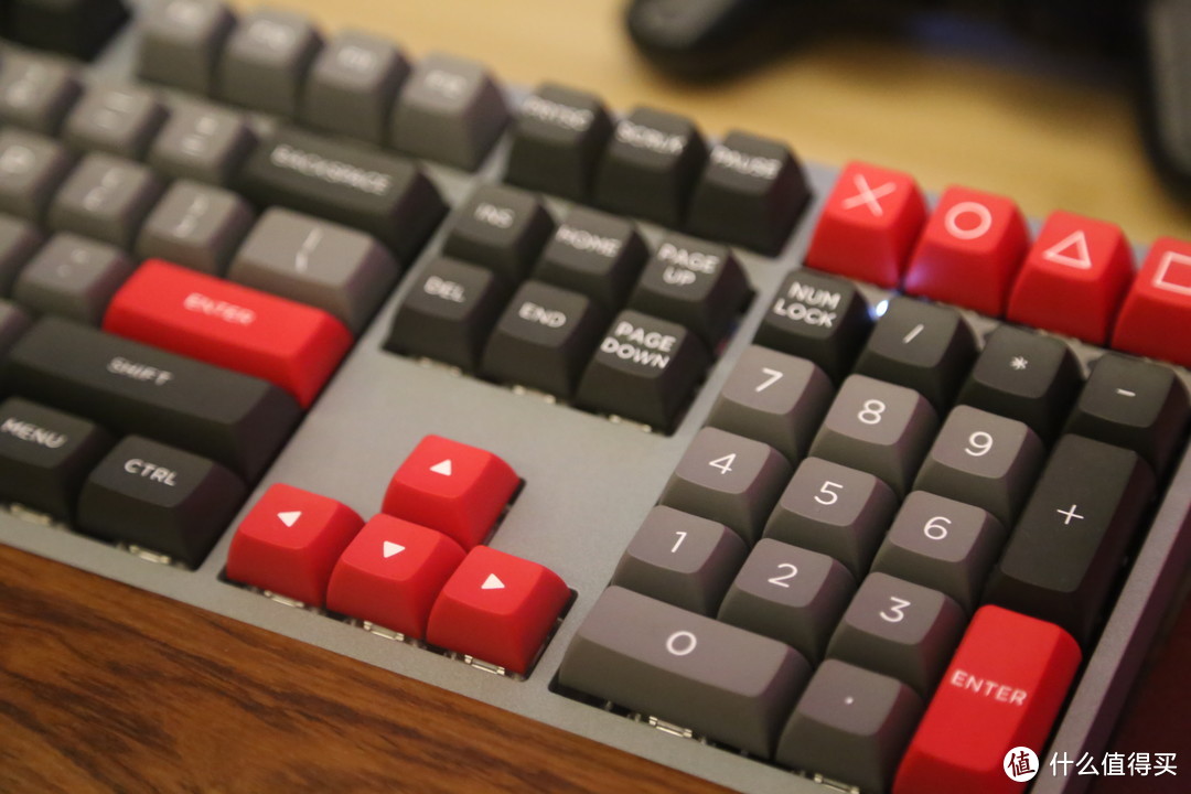 第一眼就爱上的惊艳拼色—AKKO 3108V2 灰鹦鹉机械键盘开箱