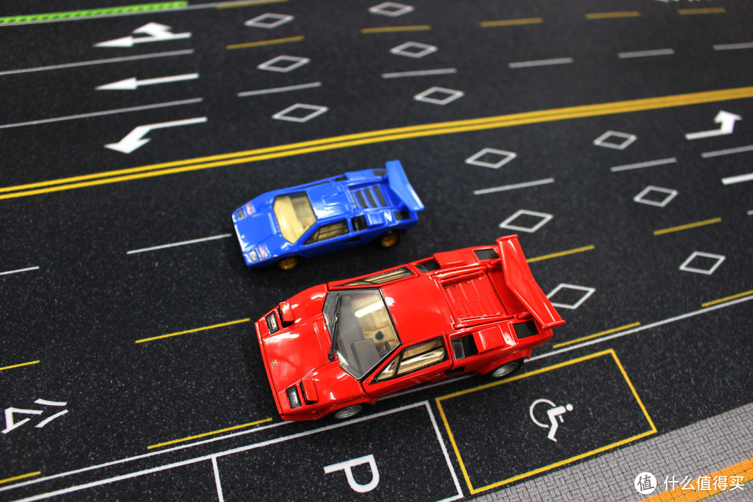 TAKARA TOMY多美卡 1:43兰博基尼康塔什Lambroghini Countach LP500S 开箱