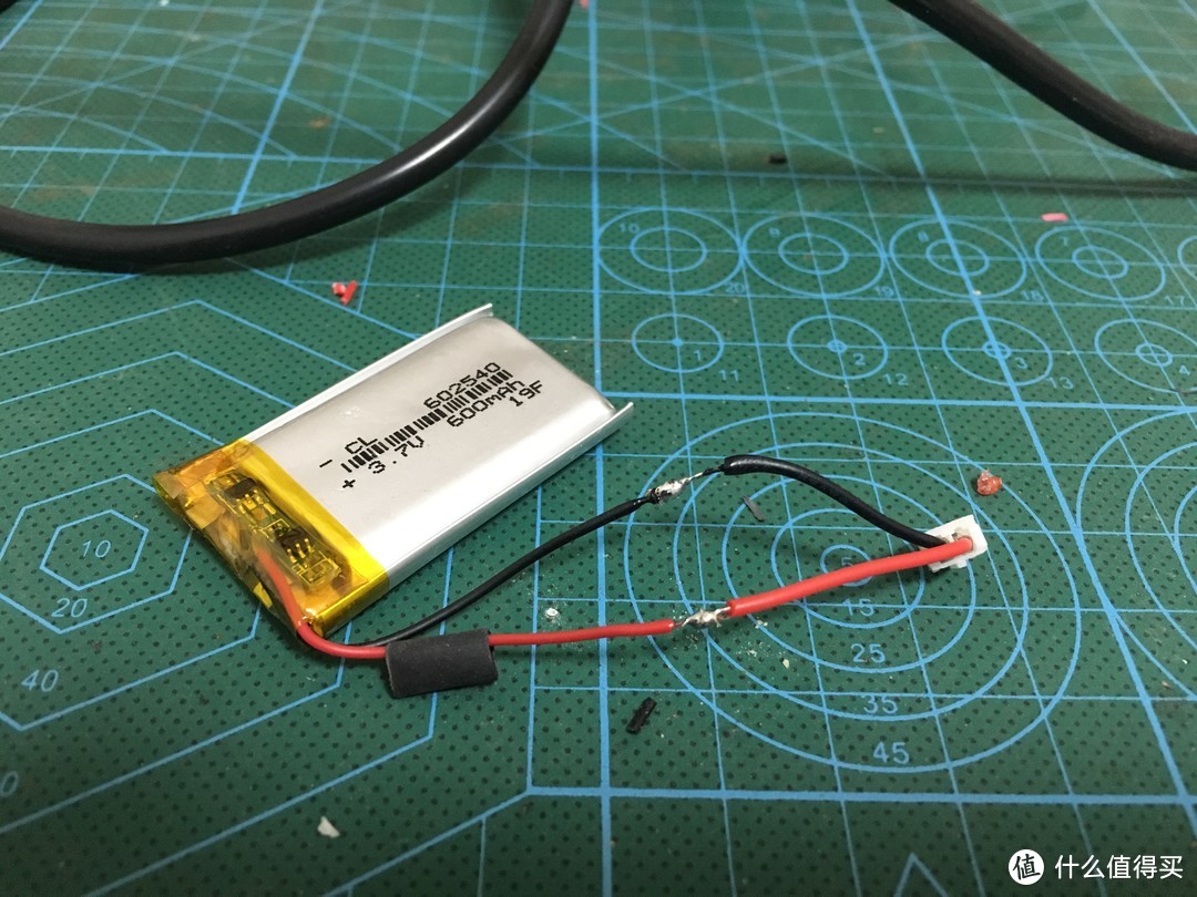 维修小记——无线鼠标更换内置锂电池