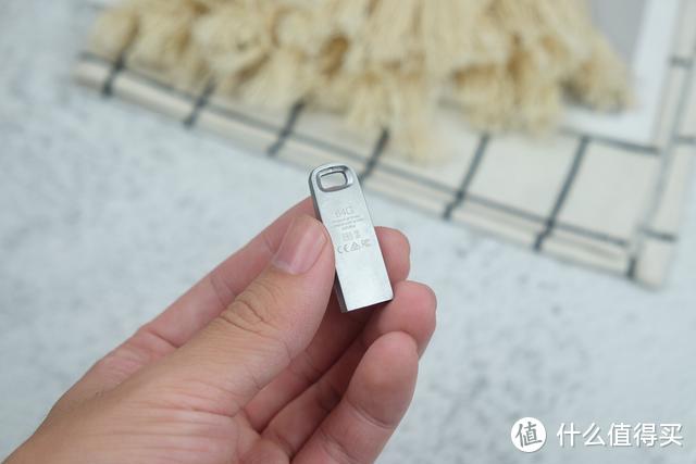 神似衣服拉链头，雷克沙M45 USB3.1开箱体验：性能出众的小U盘