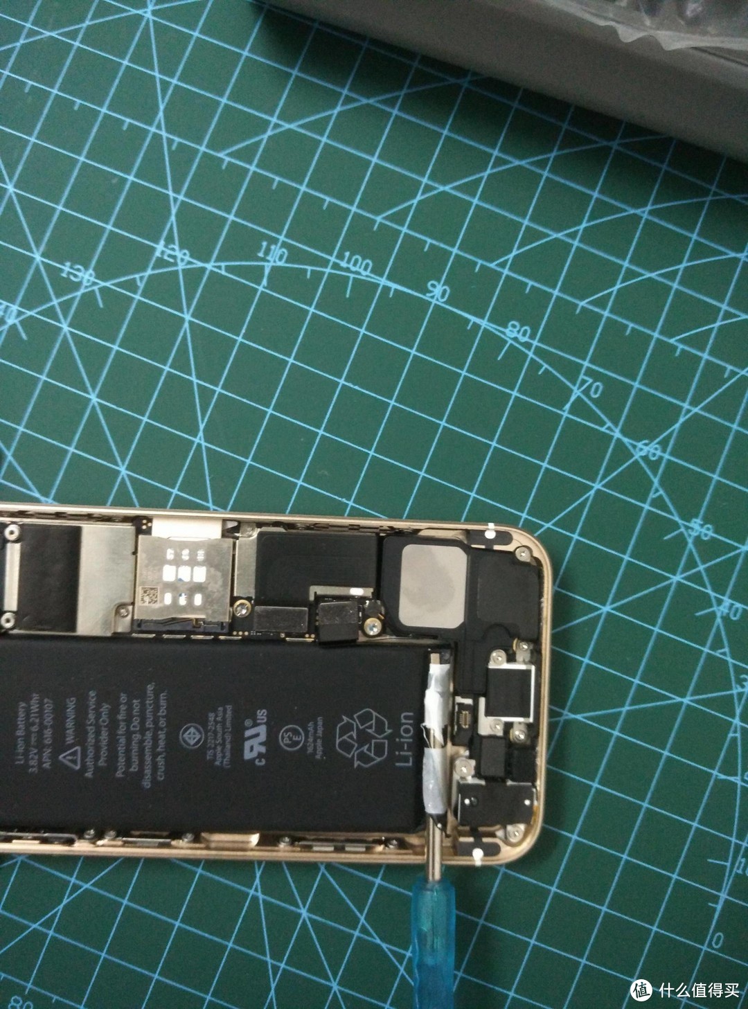 老机伏特低，iPhone SE换上马拉松电池继续跑