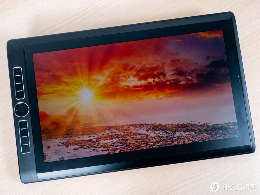 Wacom和冠 MobileStudio Pro 16评测：不仅仅是手绘板 还是台性能强劲的电脑