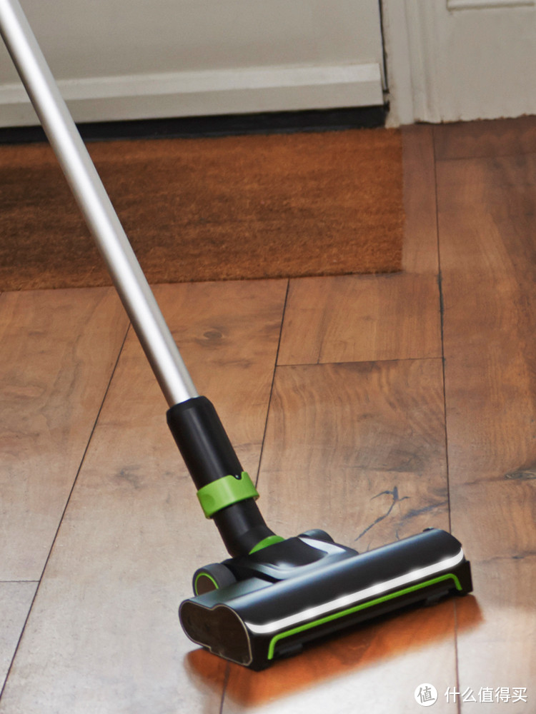 怎样可以快速的把家里地板打扫干净?