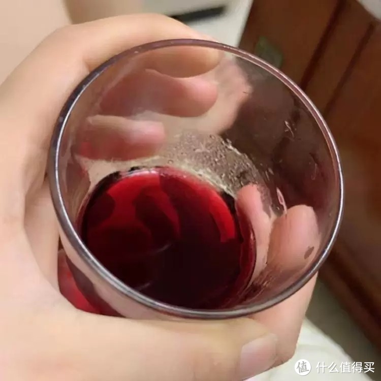 适合佐餐的红酒，纯正干红别有风味