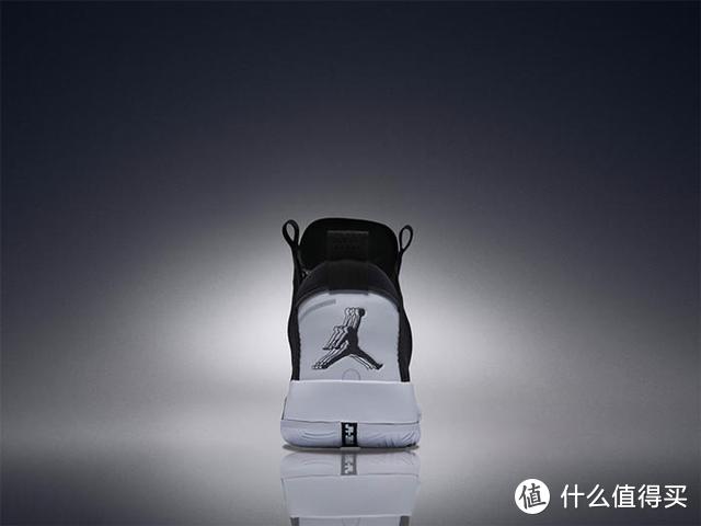 “反转金扣”AJ12登场，Fearless联名系列继续发售