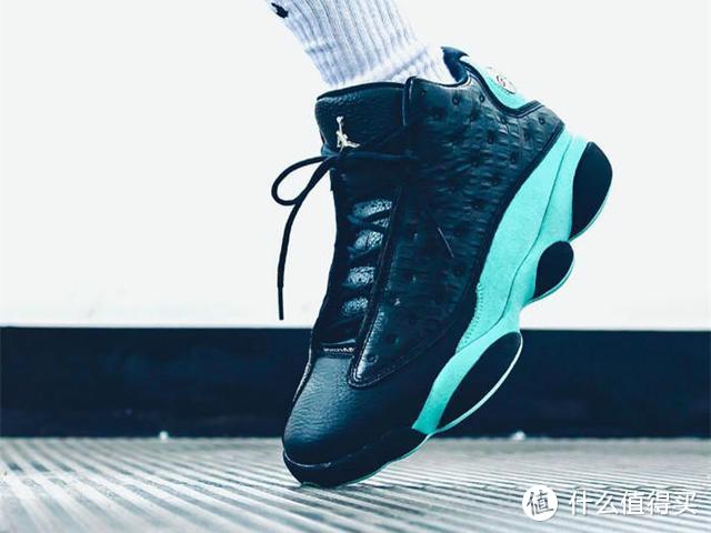 “反转金扣”AJ12登场，Fearless联名系列继续发售