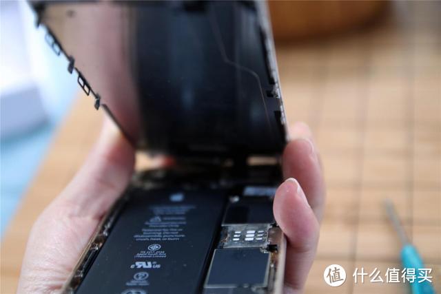 有了iPhone 11不忘糟糠“妻”，三分钟复活电池虚标的iPhone 6！