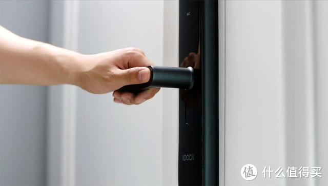 智能门锁保护家庭安全，鹿客Classic2S开门更方便