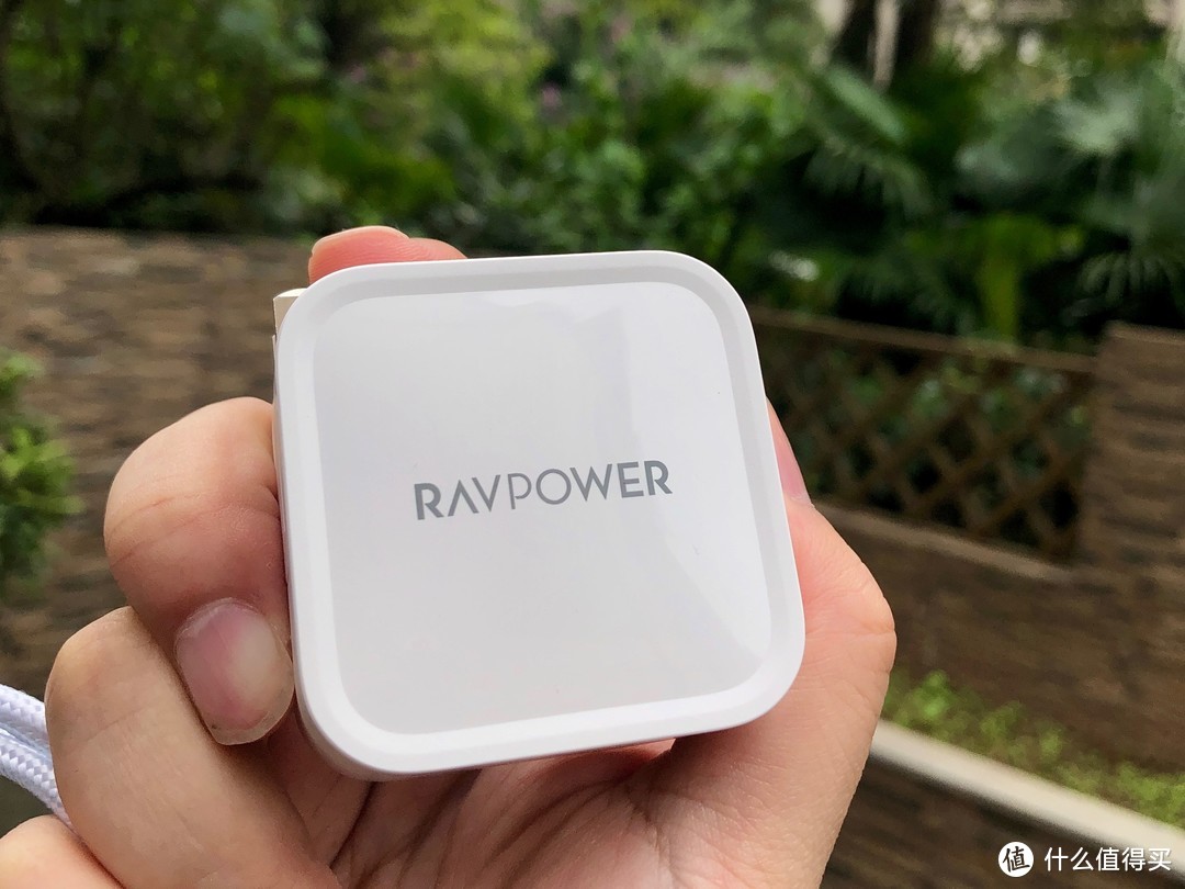 ​火力全开！RAVPOWER 61W急速充电套装评测