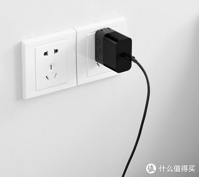 充电头也要强？紫米USB-C充电头65W大功率+智能识别输出