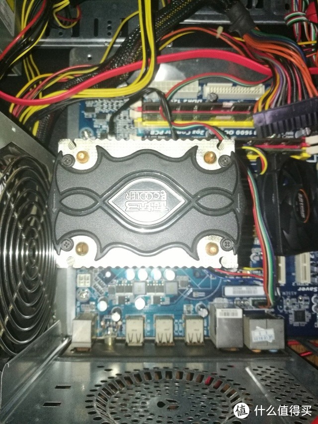 台式机更换CPU教程（含散热器安装、换硅脂）