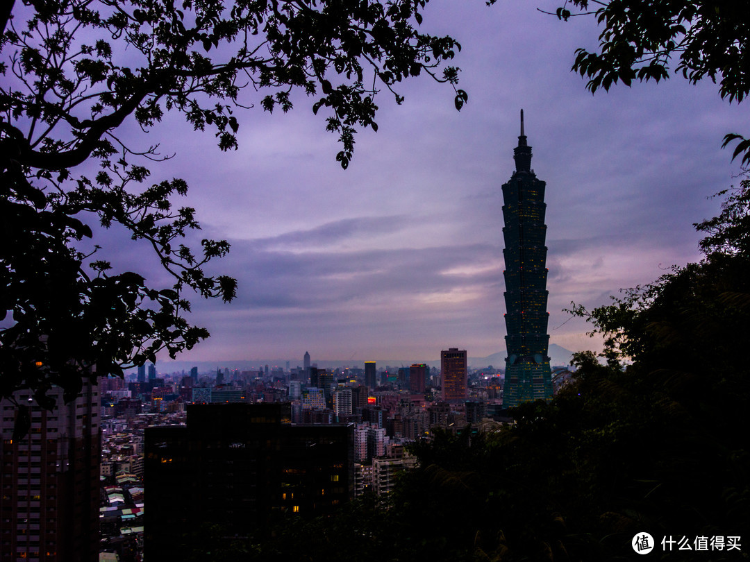 昨日赞歌：索尼黑卡一代 Cyber-shot DSC-RX100