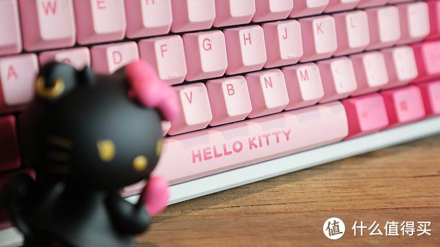 REALFORCE燃风&Hello Kitty合作款静电容键盘：宇宙最萌公主驾到