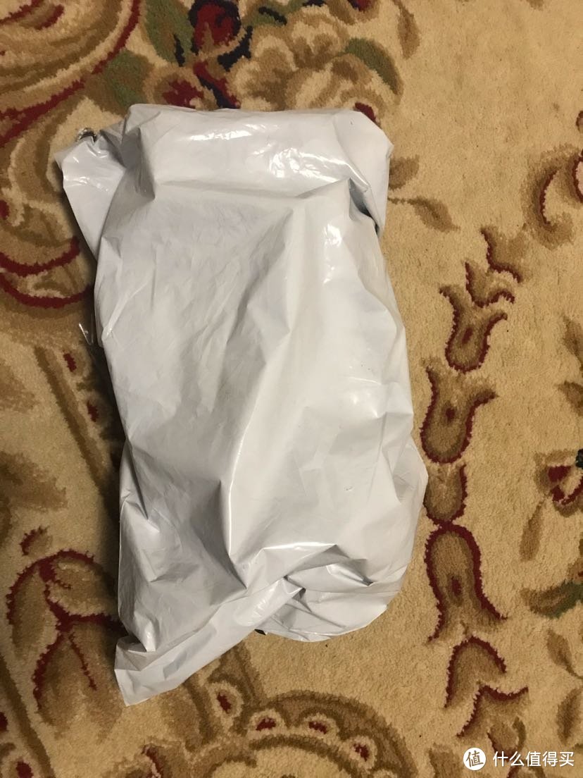 包装只有一个塑料袋