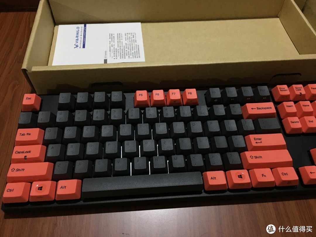 阿米洛炭黑红色青轴机械键盘简单开箱评测