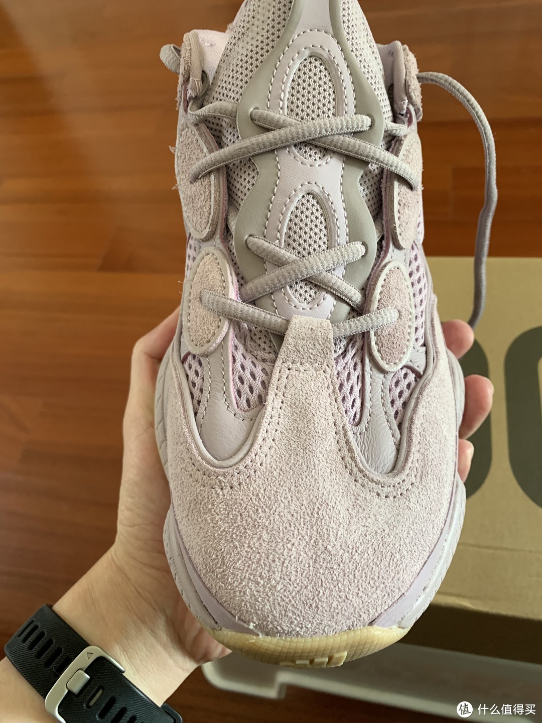 灭霸紫薯色的 Yeezy 500 ， 亲身示范来告诉你是否好搭