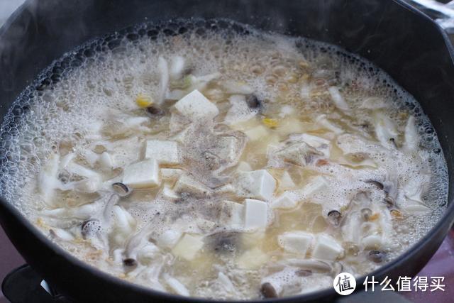 大冷天喝这汤最舒服，集多种精华成分为一体，营养丰富、低脂低卡