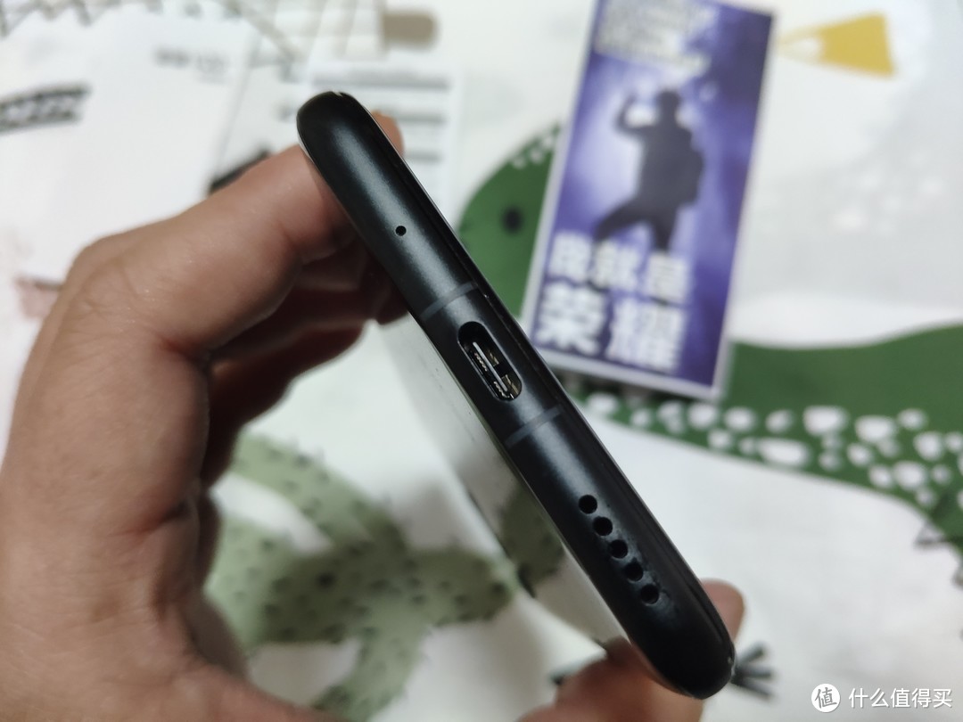 没有性价比？开孔屏难看？后置指纹垃圾？——只要1399的荣耀V20，它不香吗？