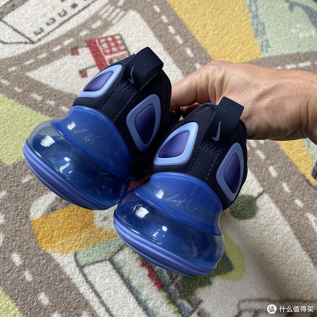 气垫的又一创新Nike Air Max 720