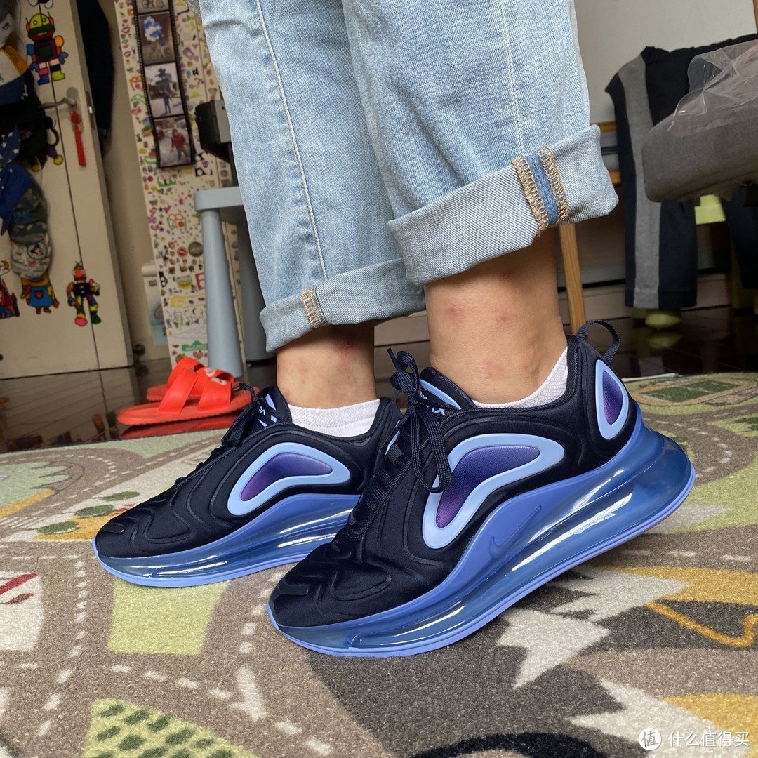 气垫的又一创新Nike Air Max 720