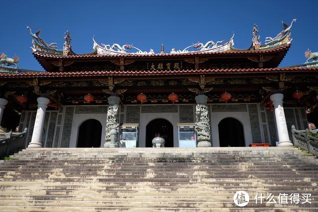 南安灵应寺，弘一大师曾驻锡于此，清武状元敬献“霊靈霛蘦”匾额