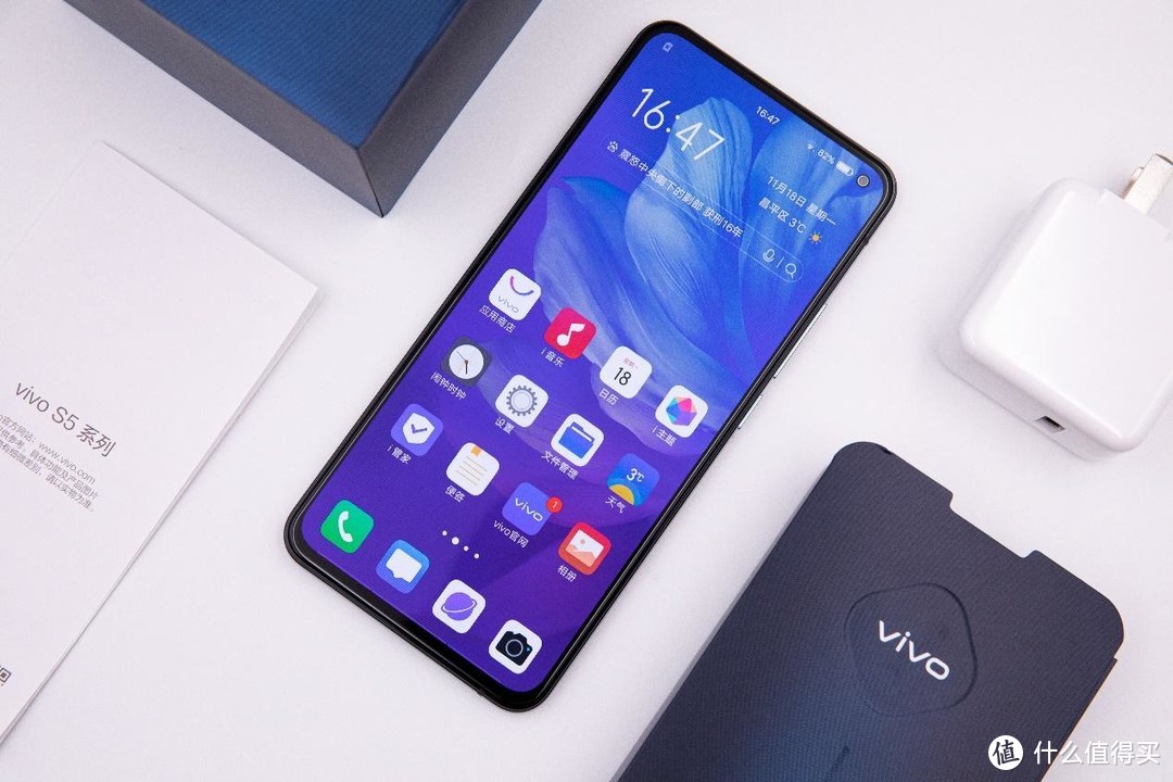 打脸难看浴霸的几何菱形设计 vivo S5真机实测